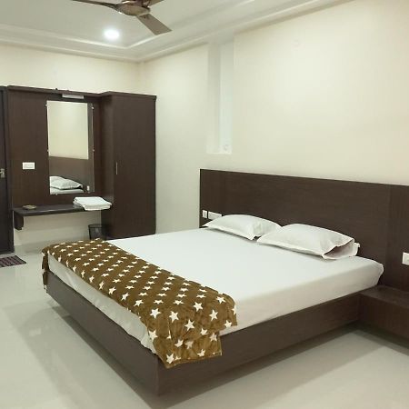 Sri Krishna Residency Hotel Eluru Eksteriør billede